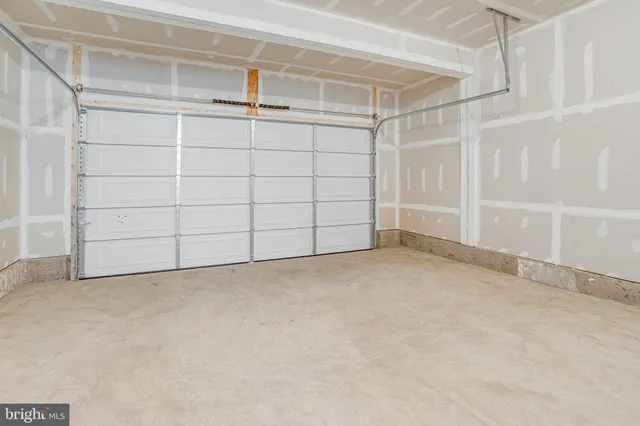 a view of a garage