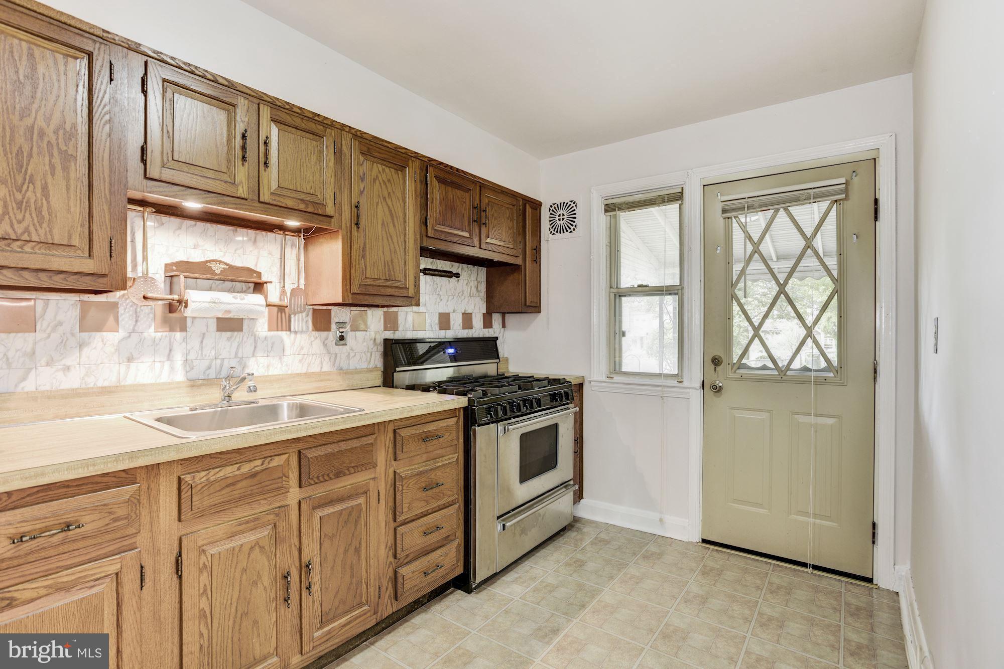 905 Reverdy Road Baltimore, MD 21212 - Photo 4 of 16 Kitchen