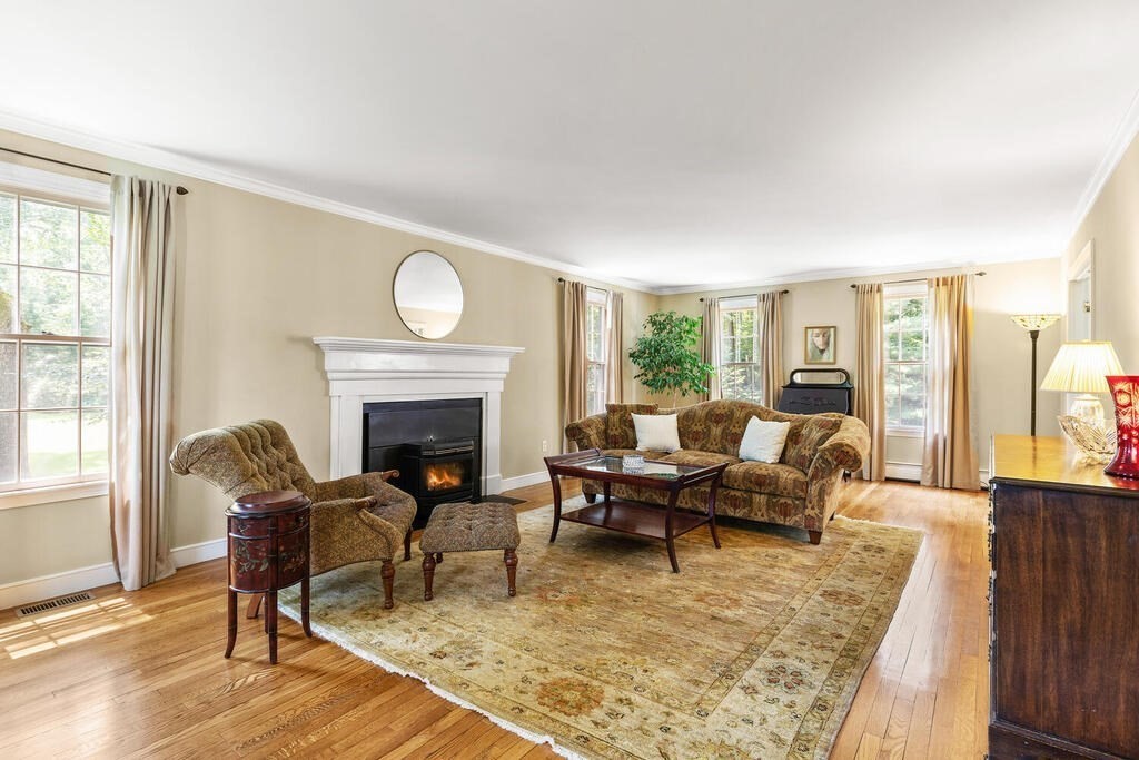 147 Longfellow Road Sudbury, MA 01776 - Photo 7 of 42 Gallery Image 7