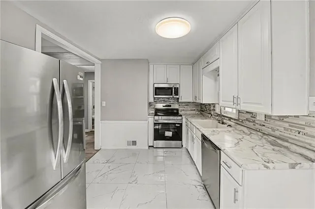 $230,000 | 9601 East 66 Terrace, Raytown, MO 64133