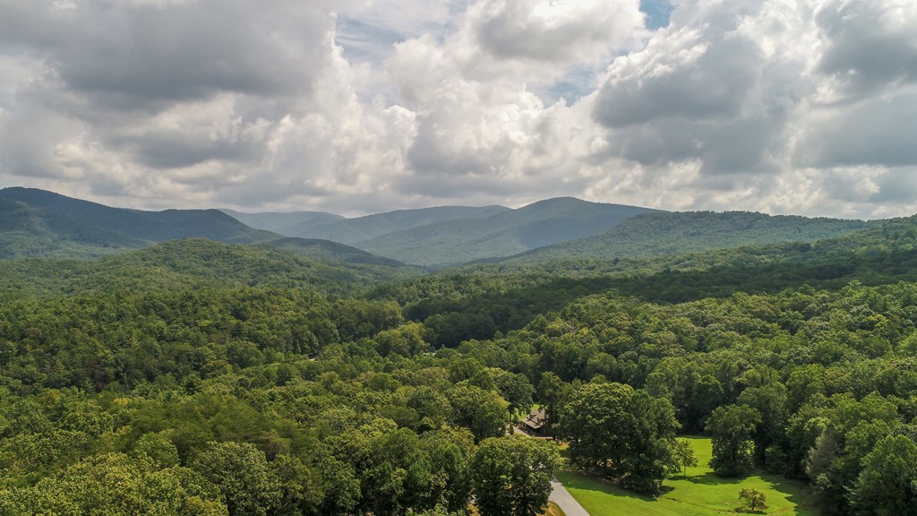 336 Greystone Trace Ellijay, GA 30536 - Photo 4 of 64