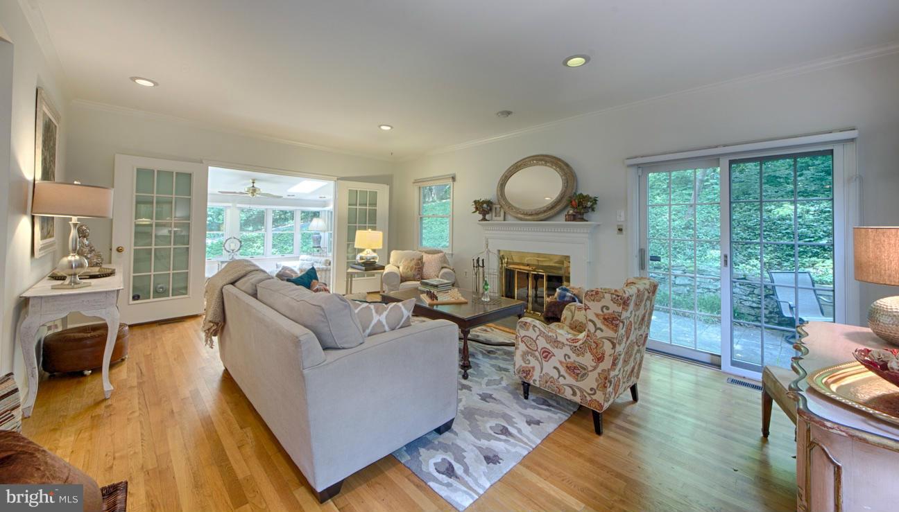 6308 Walhonding Road Bethesda, MD 20816 - Photo 5 of 22 Family Room