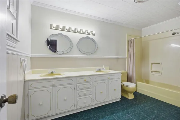 $275,000 | 1712 Charles Drive, Lake Charles, LA 70605