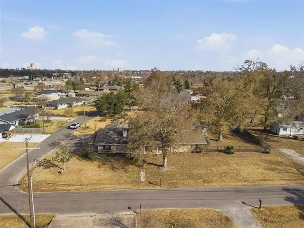 $275,000 | 1712 Charles Drive, Lake Charles, LA 70605