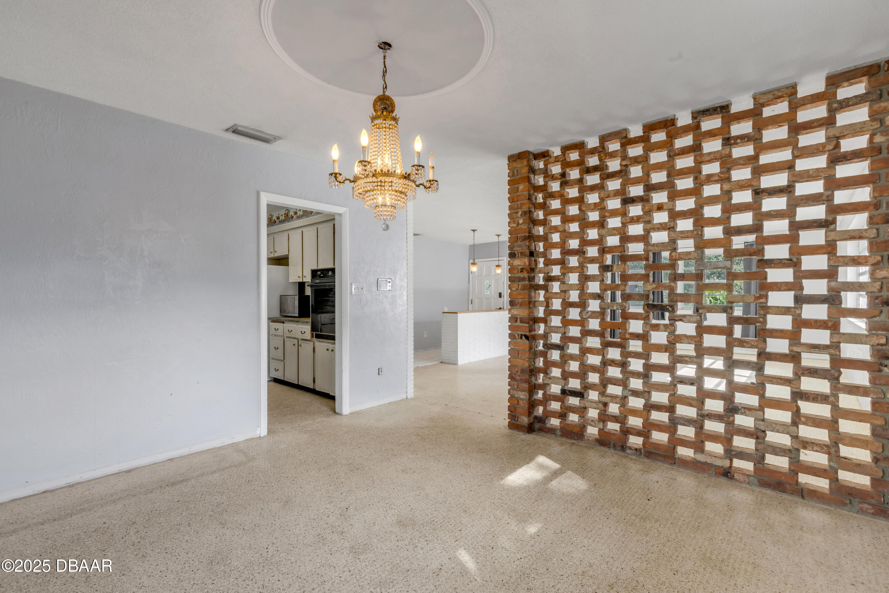 913 Valencia Road South Daytona, FL 32119 - Photo 11 of 30 b - Interior (6)