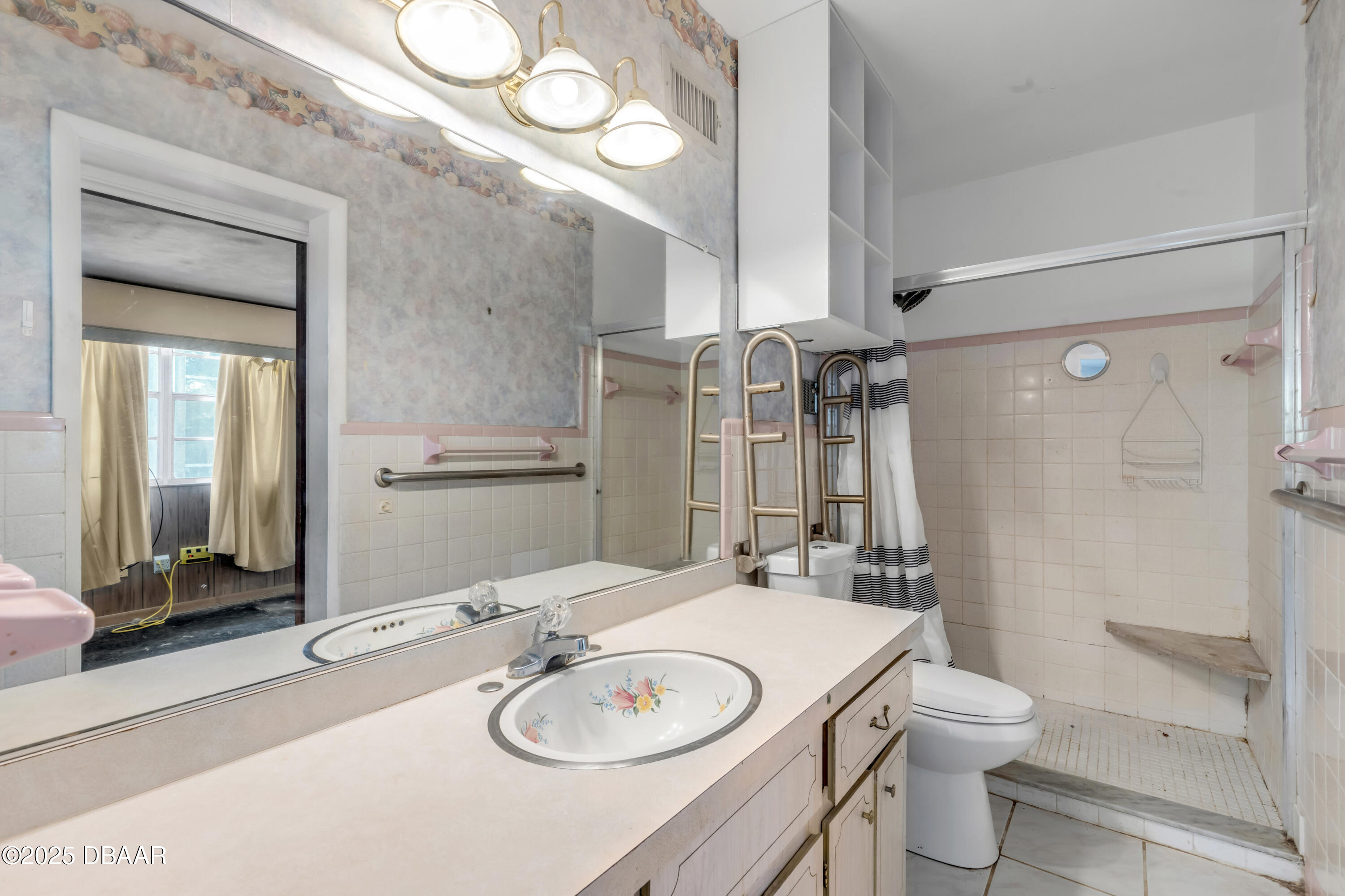 913 Valencia Road South Daytona, FL 32119 - Photo 26 of 30 b - Interior (21)