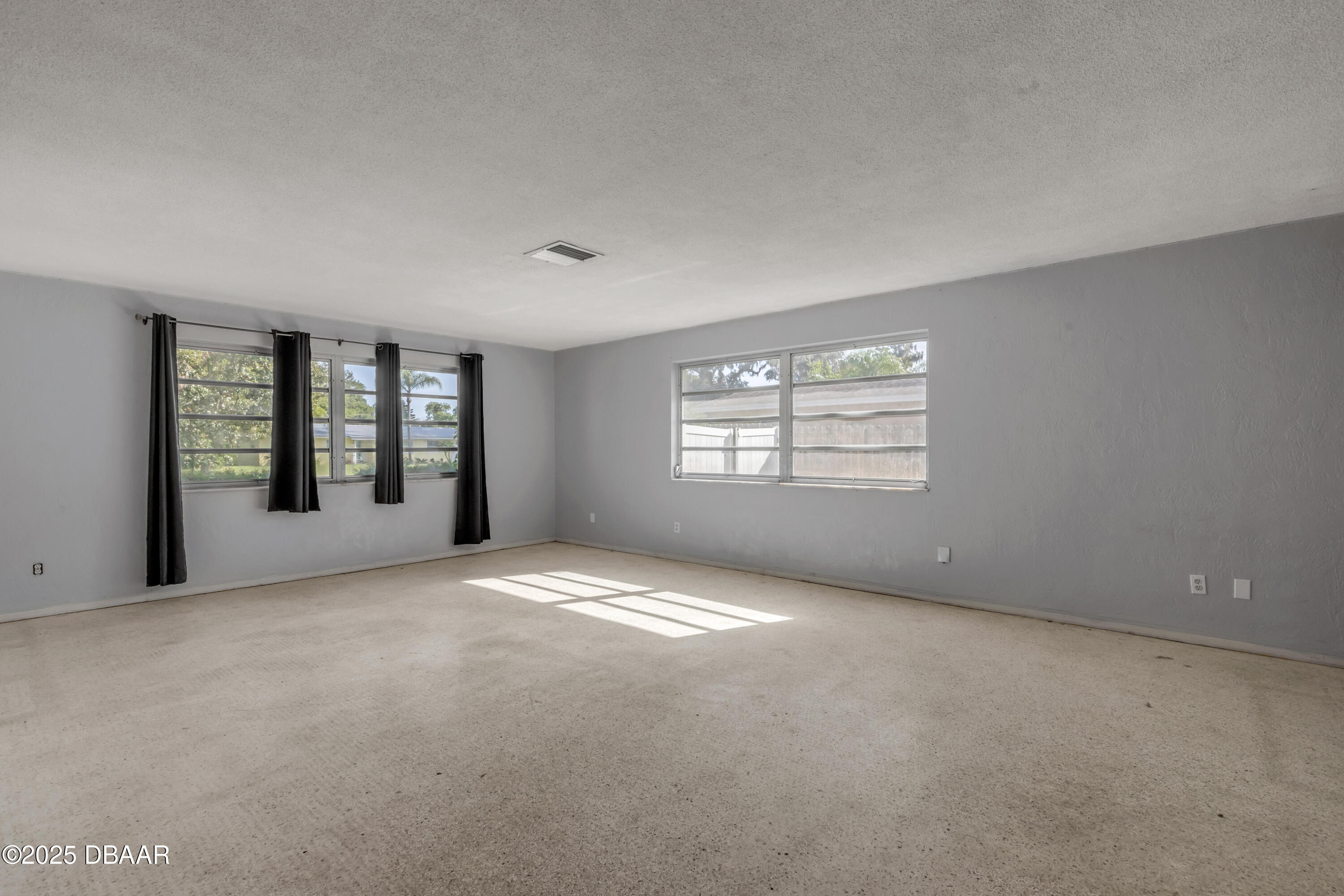 913 Valencia Road South Daytona, FL 32119 - Photo 8 of 30 b - Interior (3)