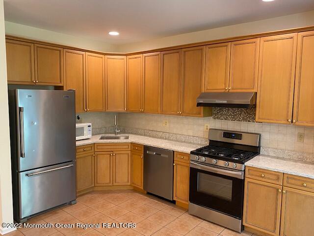 88 Banyan Boulevard Holmdel, NJ 07733 - Photo 8 of 27 IMG_4644