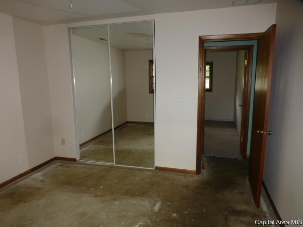 117 Dawn Drive Springfield, IL 62702 - Photo 8 of 16