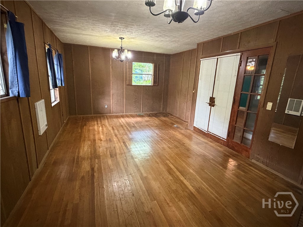 1054 College Station Road Athens, GA 30605 - Photo 7 of 16 Primary Bedroom (right)