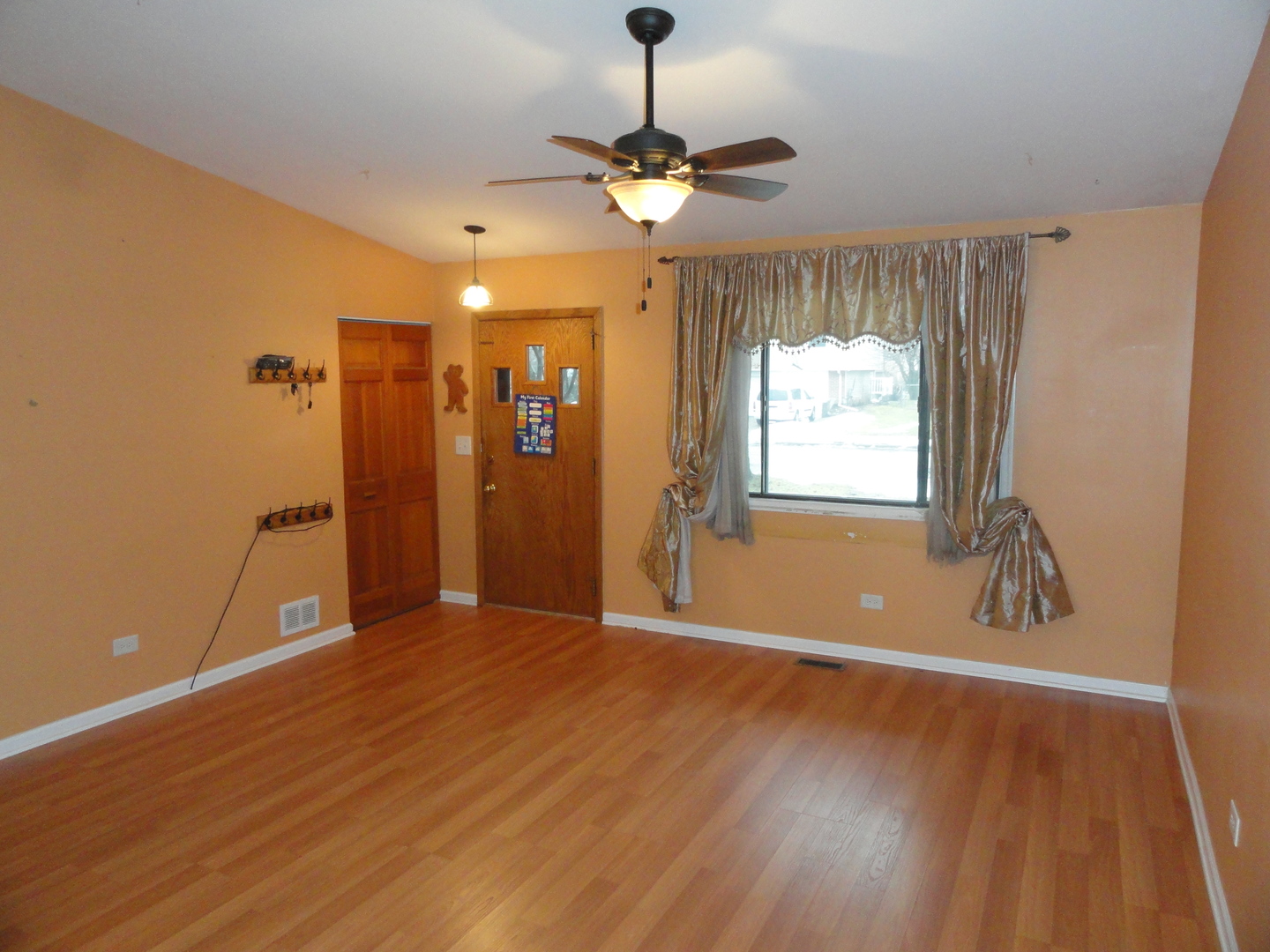 2206 Oak Lane Rolling Meadows, IL 60008 - Photo 5 of 27