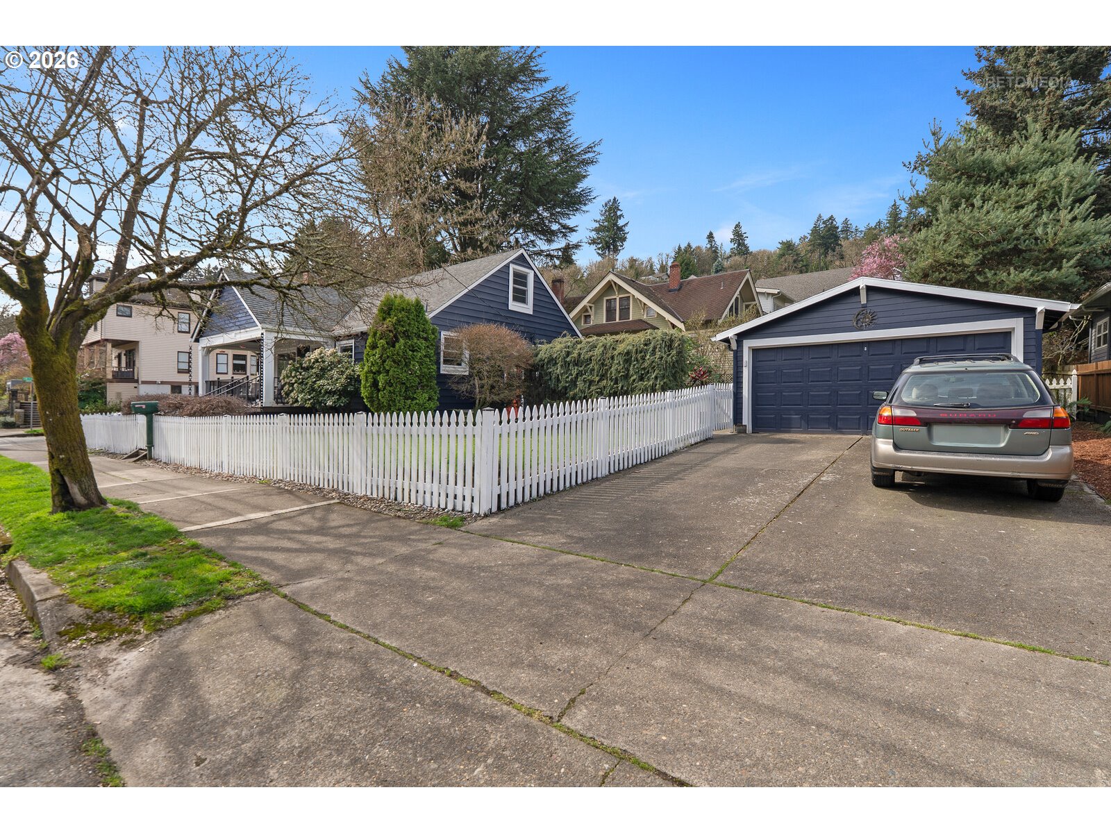 6733 South Virginia Avenue Portland, OR 97219 - Photo 2 of 28