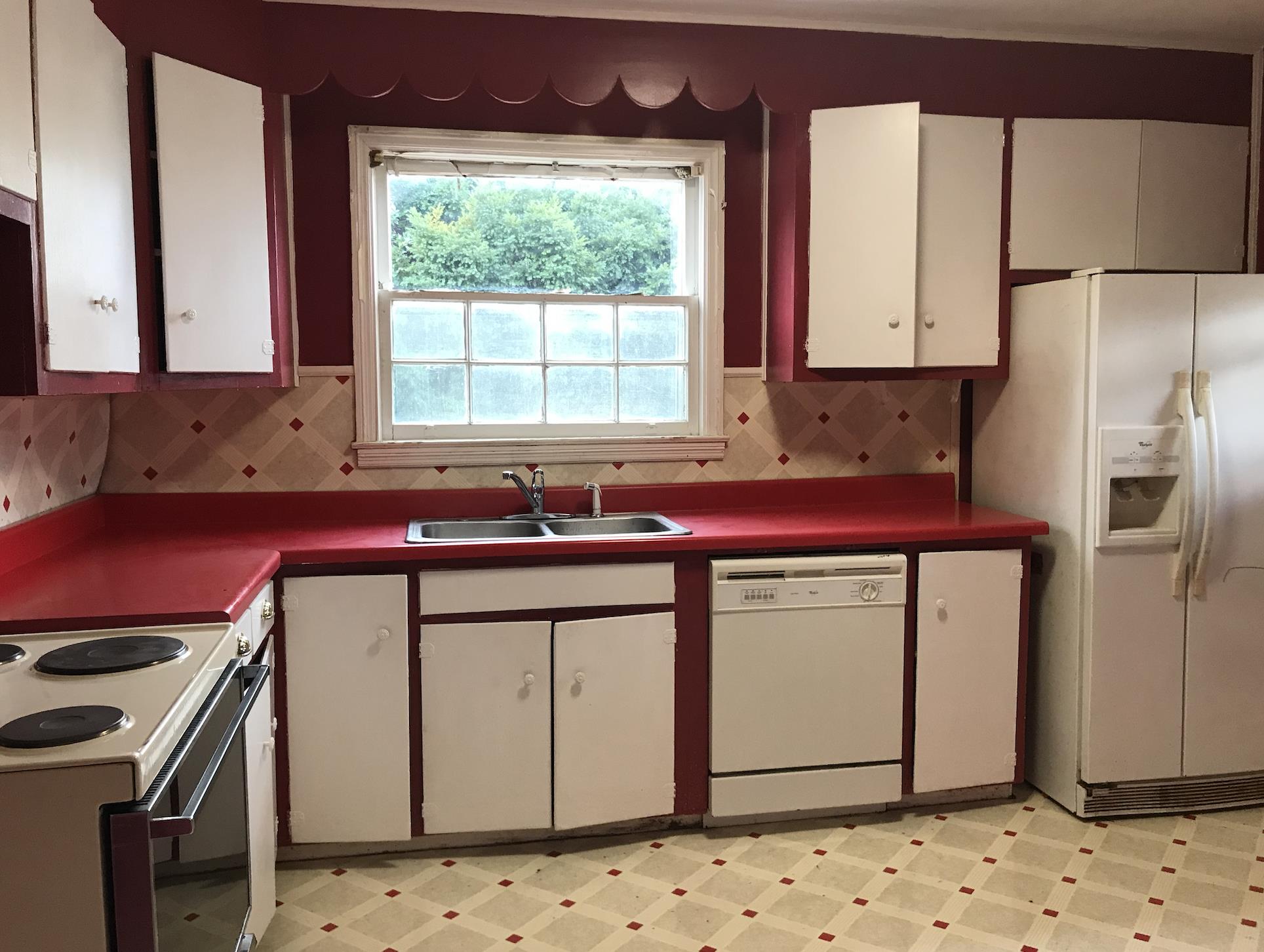405 North Brown Street Springfield, TN 37172 - Photo 2 of 3 Adorable vintage kitchen.