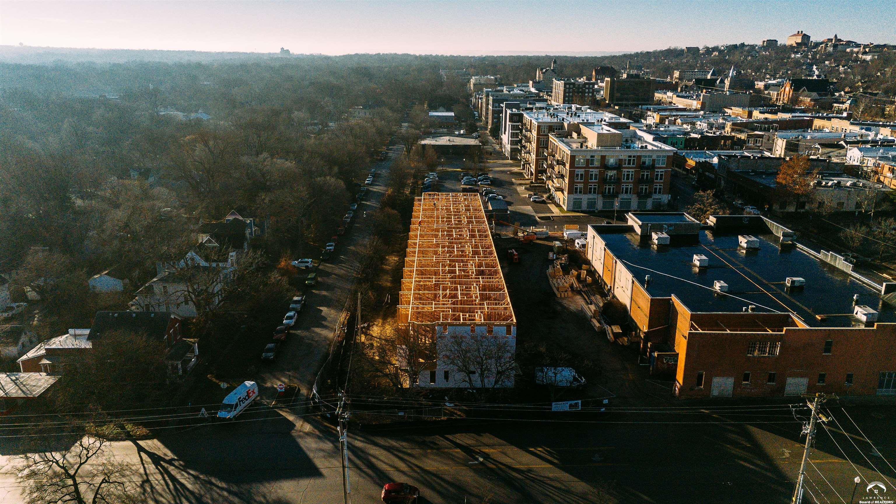 705 Rhode Island Street, Unit B Lawrence, KS 66044 - Photo 15 of 23