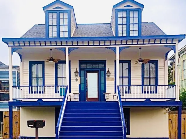 $2,500 | 1421 Winnie Street, Galveston, TX 77550