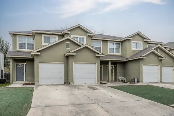 $1,249 | 7807 Kingsbury Way, Unit 4, San Antonio, TX 78240