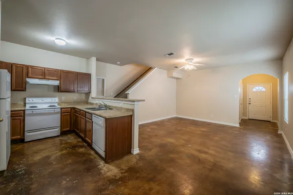 $1,249 | 7807 Kingsbury Way, Unit 4, San Antonio, TX 78240