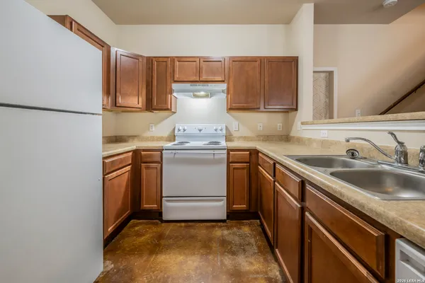 $1,249 | 7807 Kingsbury Way, Unit 4, San Antonio, TX 78240