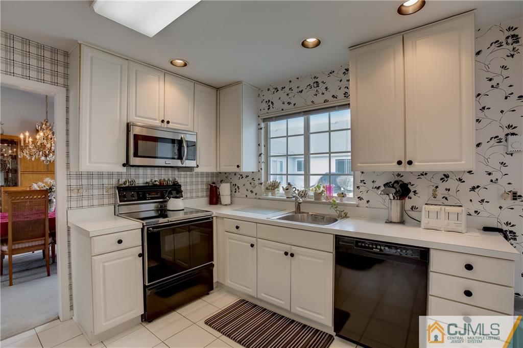 -792 E Pompton Road Monroe Township, NJ 08831 - Photo 11 of 29 Gallery Image 11