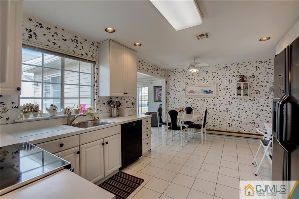 -792 E Pompton Road Monroe Township, NJ 08831 - Photo 10 of 29 Gallery Image 10