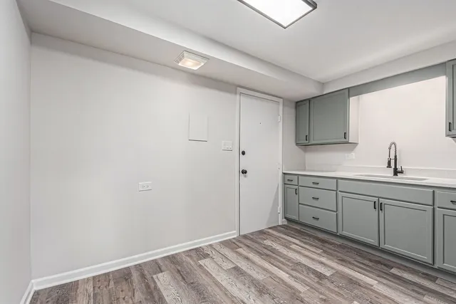 $159,900 | 1320 B Lore Lane, Unit 208, Lombard, IL 60148