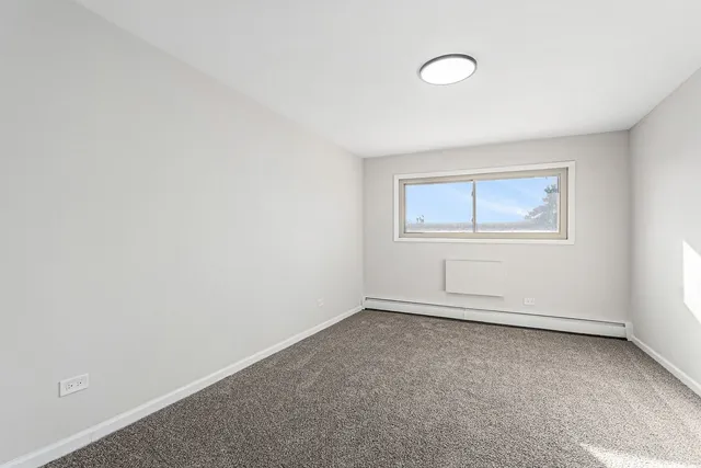 $159,900 | 1320 B Lore Lane, Unit 208, Lombard, IL 60148