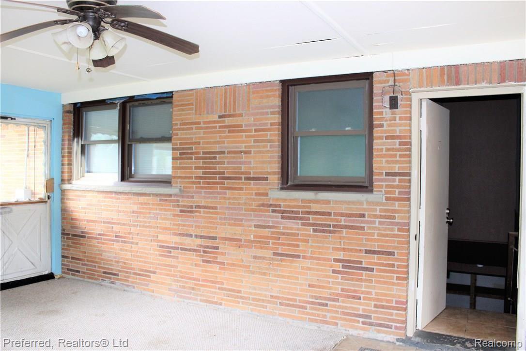 3366 Hannan Road Canton, MI 48188 - Photo 22 of 28 enclosed porch 2.jpg