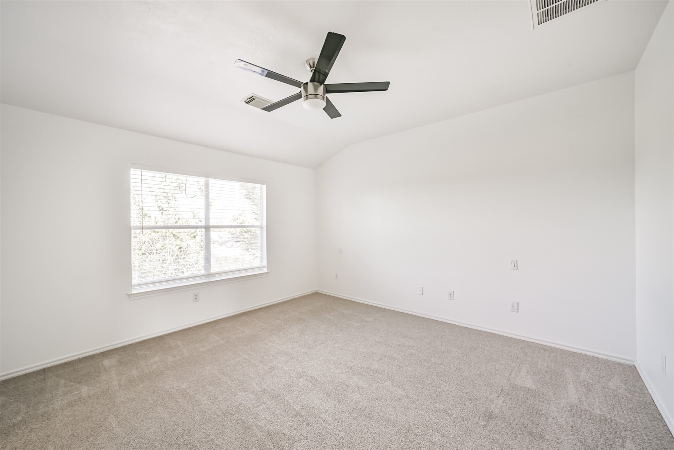 11823 Keystone Spring Way Houston, TX 77089 - Photo 7 of 14