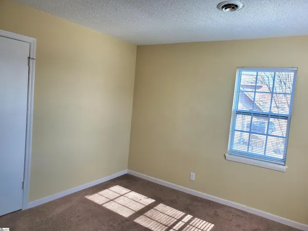 $1,300 | 713 East Curtis Street, Unit 18, Simpsonville, SC 29681