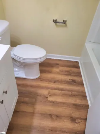 $1,300 | 713 East Curtis Street, Unit 18, Simpsonville, SC 29681