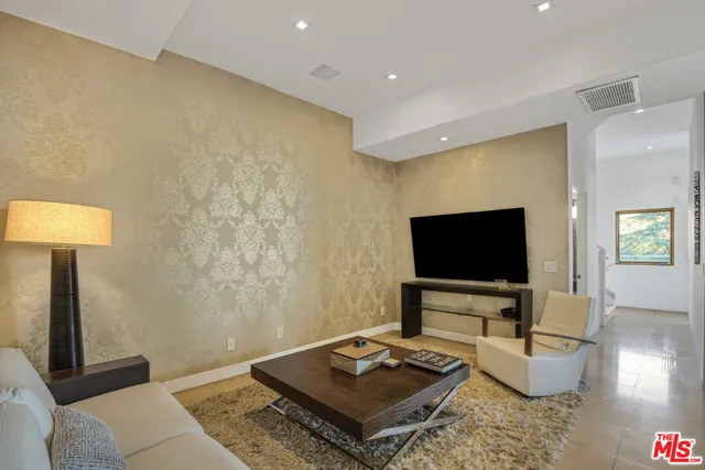 $12,999 | 1929 Curson Place, Los Angeles, CA 90046