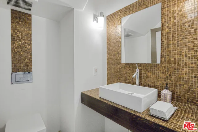 $12,999 | 1929 Curson Place, Los Angeles, CA 90046