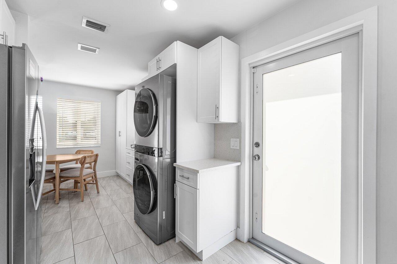 5923 Mango Road West Palm Beach, FL 33413 - Photo 13 of 34 013-5923MangoRoad-WestPalmBeach-FL-33413