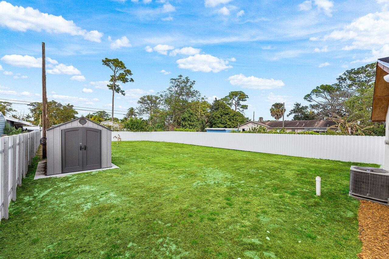 5923 Mango Road West Palm Beach, FL 33413 - Photo 25 of 34 025-5923MangoRoad-WestPalmBeach-FL-33413