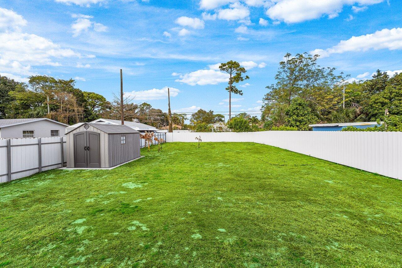 5923 Mango Road West Palm Beach, FL 33413 - Photo 26 of 34 026-5923MangoRoad-WestPalmBeach-FL-33413