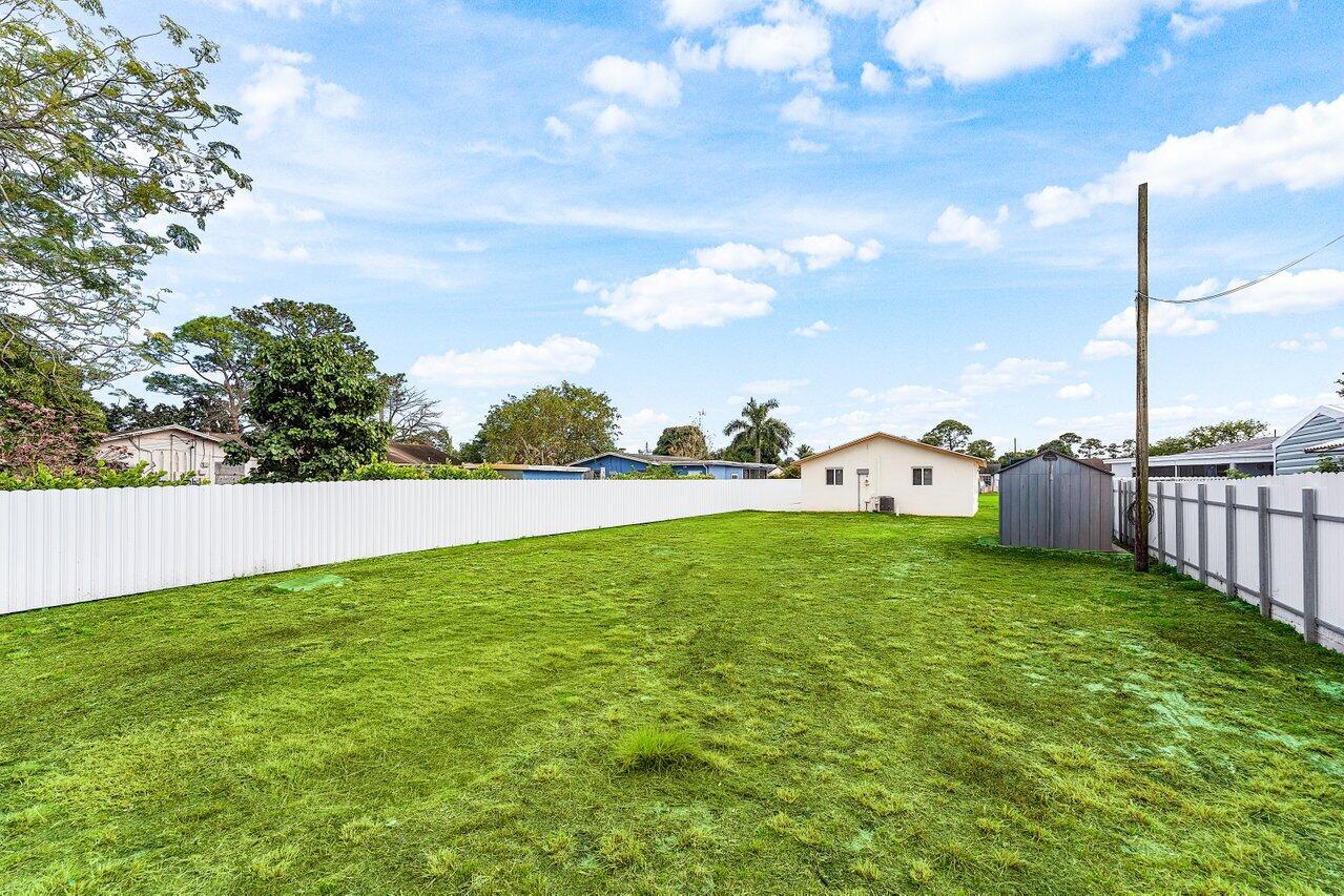 5923 Mango Road West Palm Beach, FL 33413 - Photo 29 of 34 029-5923MangoRoad-WestPalmBeach-FL-33413