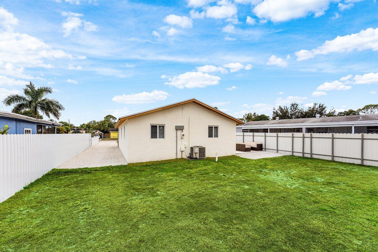 5923 Mango Road West Palm Beach, FL 33413 - Photo 31 of 34 031-5923MangoRoad-WestPalmBeach-FL-33413