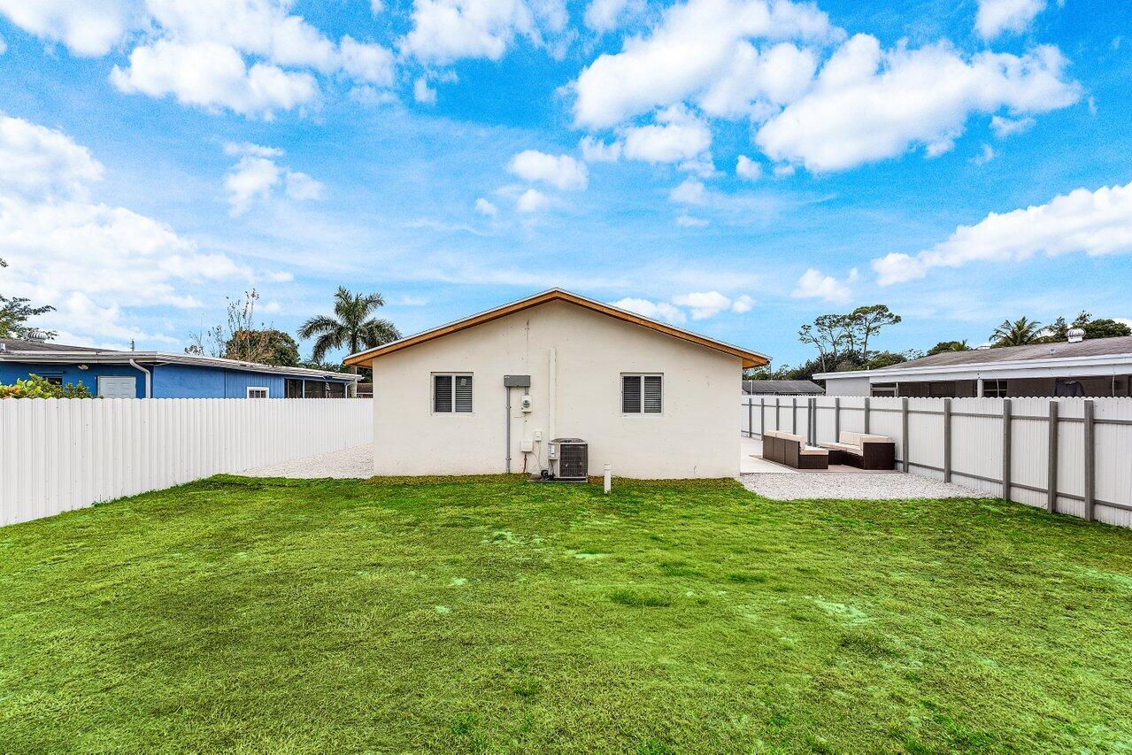 5923 Mango Road West Palm Beach, FL 33413 - Photo 32 of 34 032-5923MangoRoad-WestPalmBeach-FL-33413