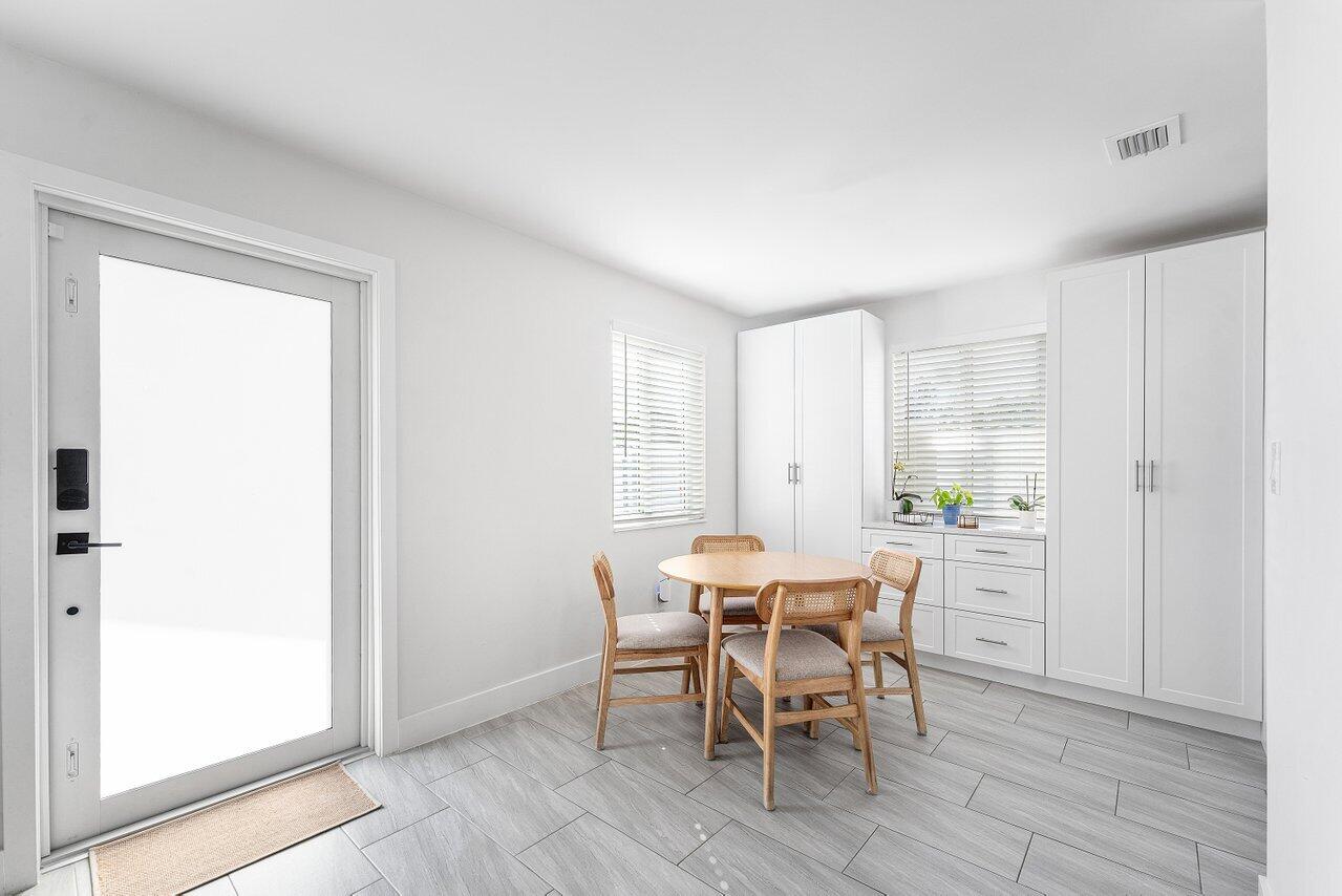 5923 Mango Road West Palm Beach, FL 33413 - Photo 8 of 34 008-5923MangoRoad-WestPalmBeach-FL-33413