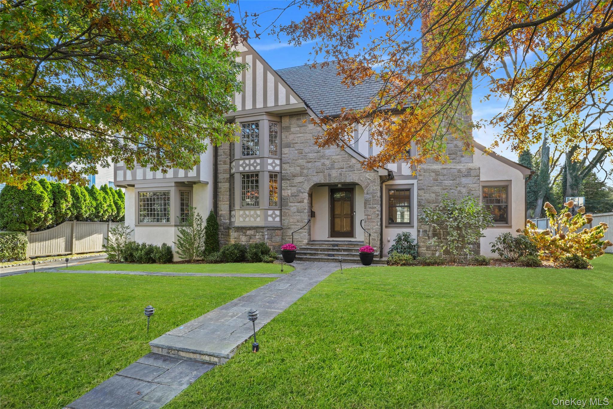 Welcome to 10 Sunnybrae Place!