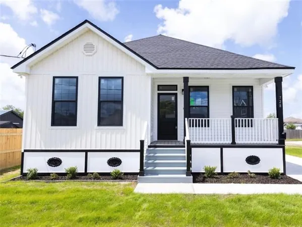 $295,000 | 728 5th Avenue, Harvey, LA 70058