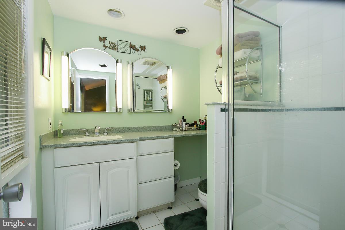 6801 Persimmon Tree Road Bethesda, MD 20817 - Photo 14 of 18 Bath (Master)