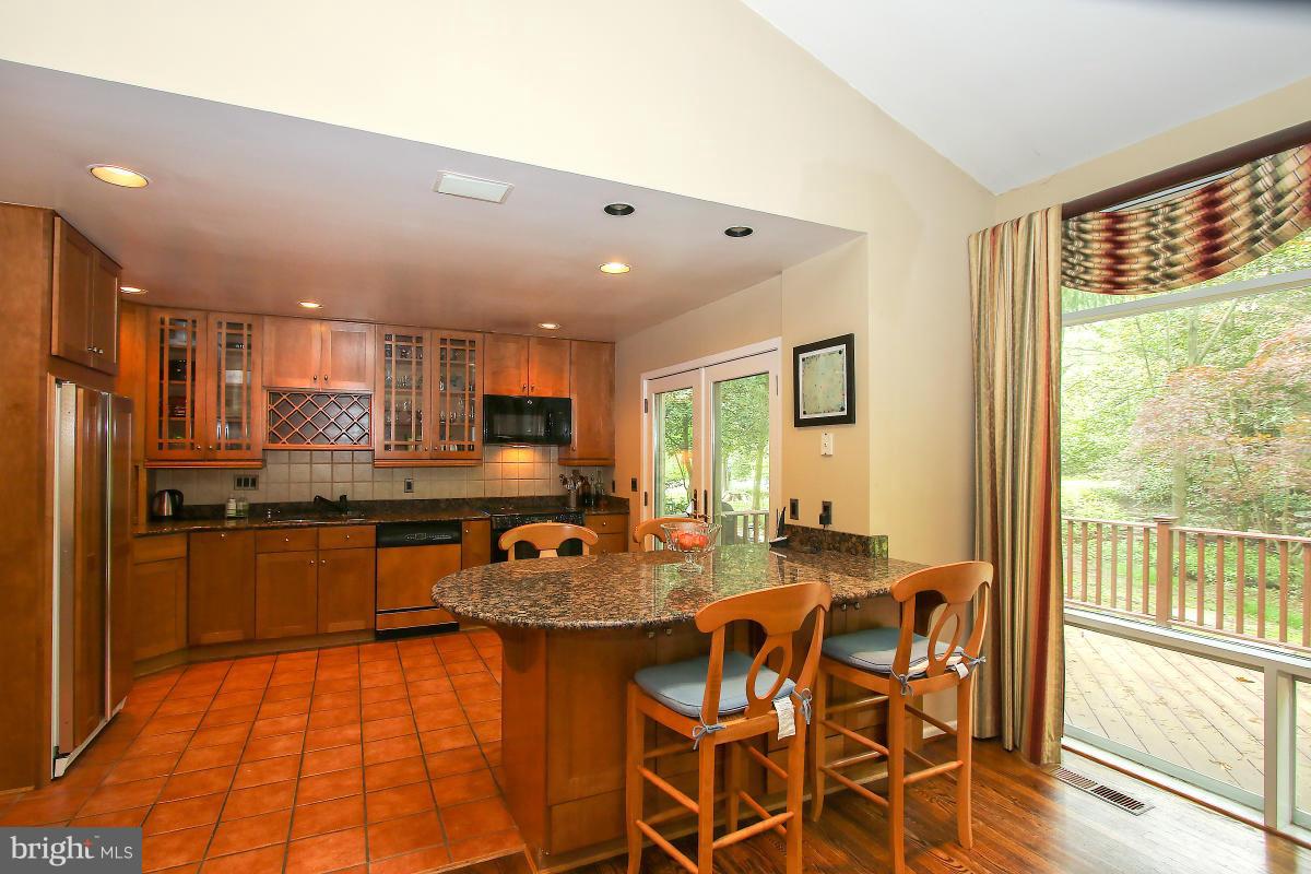 6801 Persimmon Tree Road Bethesda, MD 20817 - Photo 3 of 18 Kitchen