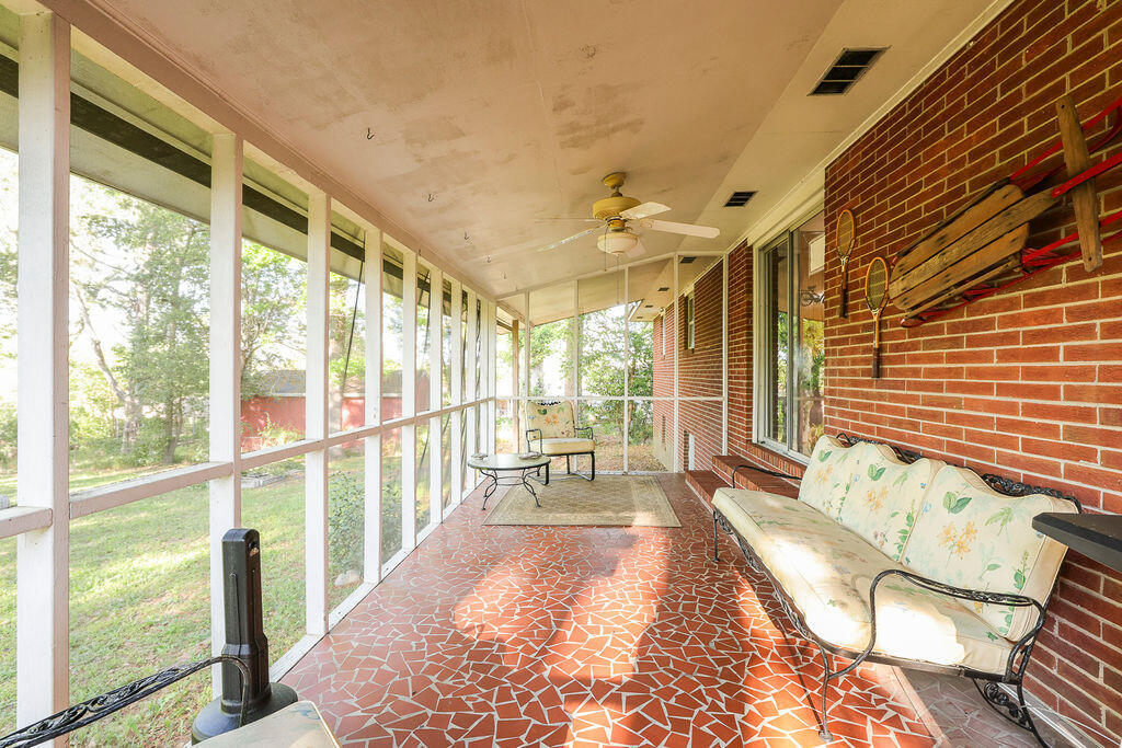 2533 Richmond Hill Road Augusta, GA 30906 - Photo 30 of 38 Screened Back Patio