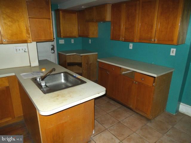 2918 Kansas Road Camden, NJ 08104 - Photo 8 of 12