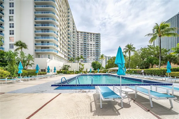 $3,200 | 3800 South Ocean Drive, Unit 519, Hollywood, FL 33019