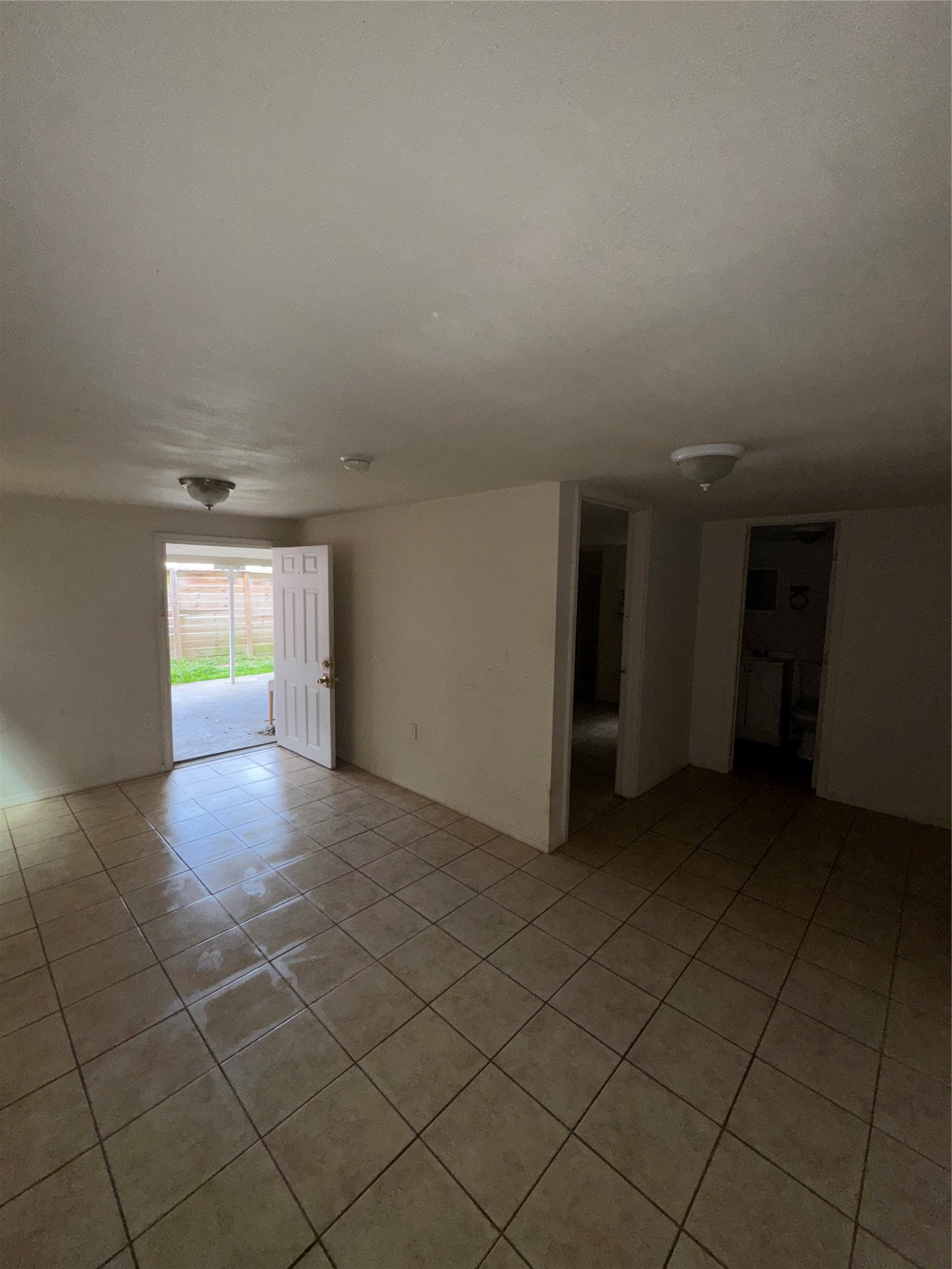 2501 Truxillo Street, Unit B Houston, TX 77004 - Photo 2 of 7 a view of empty room