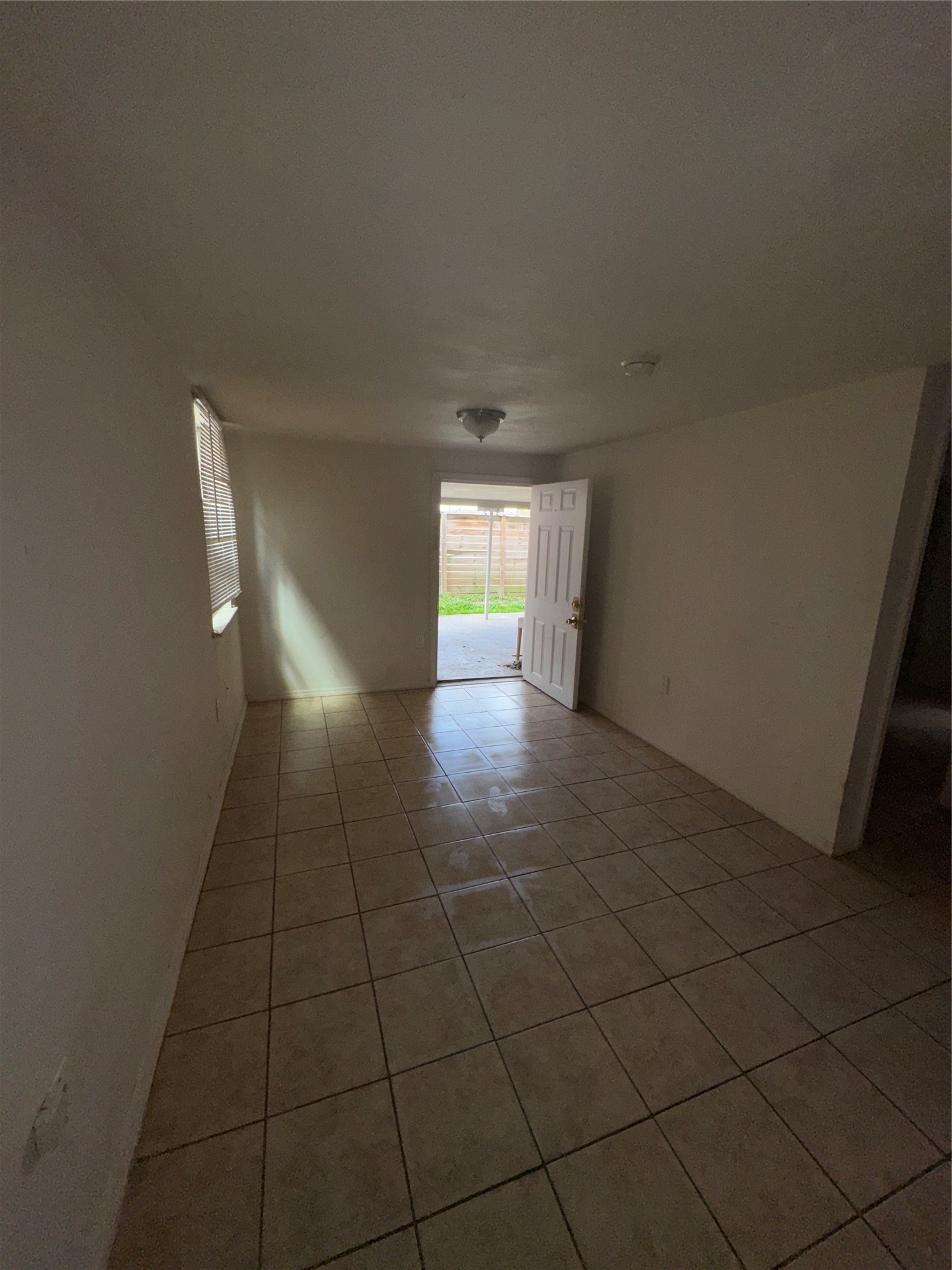 2501 Truxillo Street, Unit B Houston, TX 77004 - Photo 3 of 7 a view of an empty room and window