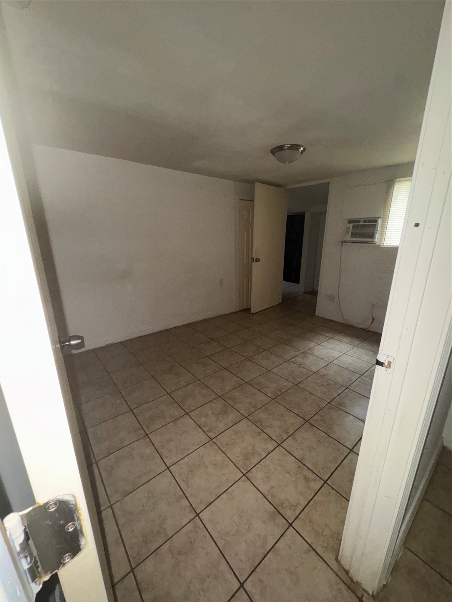 2501 Truxillo Street, Unit B Houston, TX 77004 - Photo 5 of 7 a view of empty room