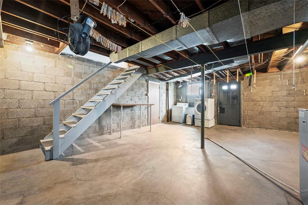 259 Bascom Avenue Pittsburgh, PA 15214 - Photo 30 of 35 a view of entryway